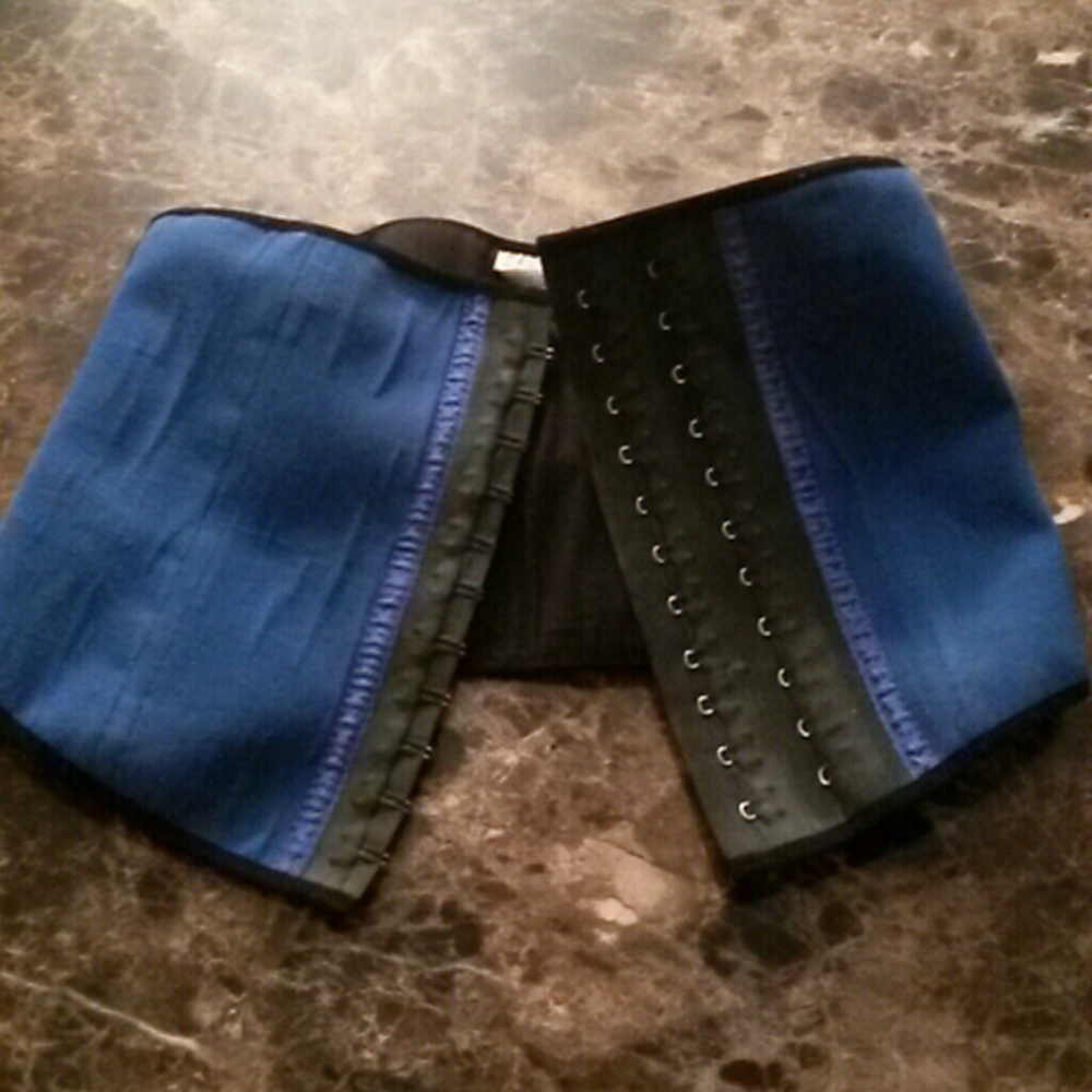 Ann cherry waist cincher